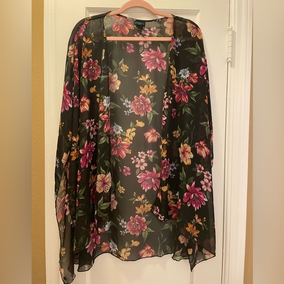 RUE + Vibrant Floral Flowy Sheer Shawl / OS fits most / EUC / 🌼🖤🌺 - Picture 1 of 7